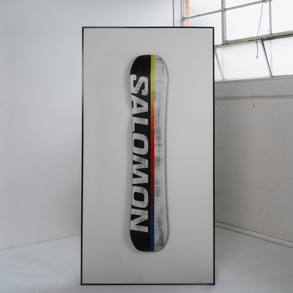 SNOWBOARD WALL MOUNT